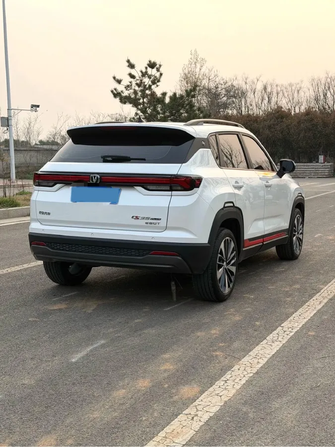2023 ChangAn CS35 Plus 1.4T 160HP L4 7DCT,autocango,china used car exporter,china ev exporter,chinese used car exporter,chinese used ev exporter