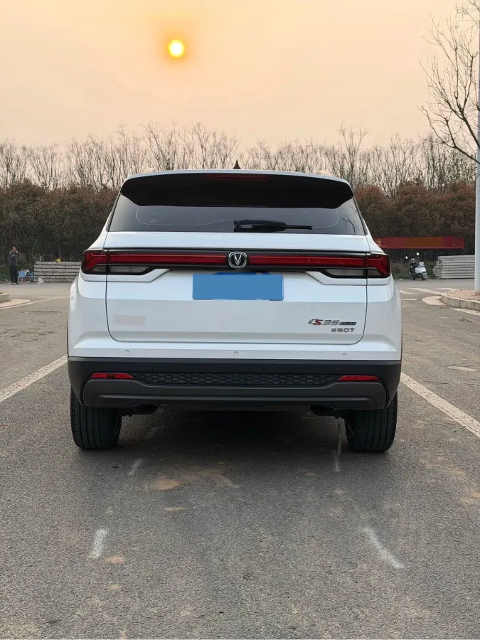 2023 ChangAn CS35 Plus 1.4T 160HP L4 7DCT,autocango,china used car exporter,china ev exporter,chinese used car exporter,chinese used ev exporter