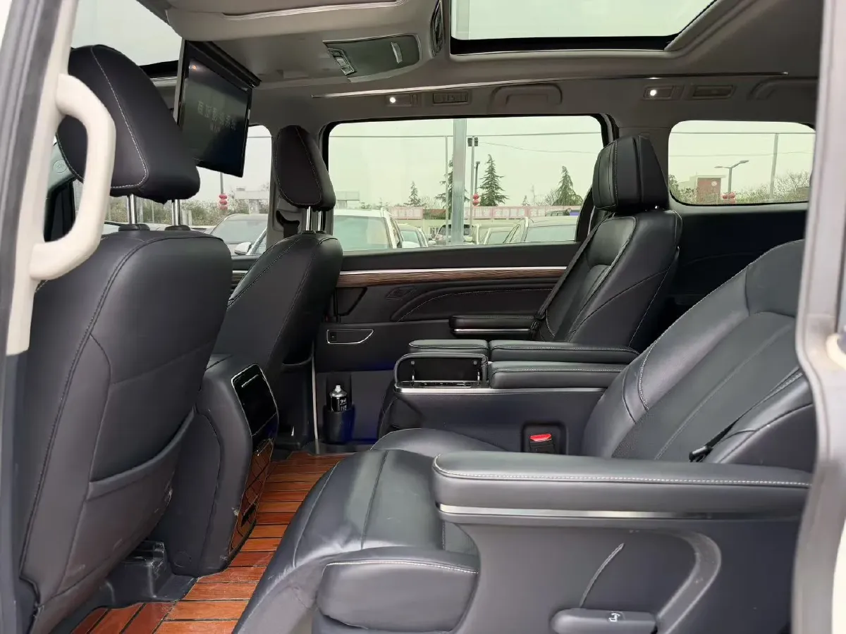 2021 GAC Trumpchi M8 2.0T 252HP L4 8AT,autocango,china used car exporter,china ev exporter,chinese used car exporter,chinese used ev exporter