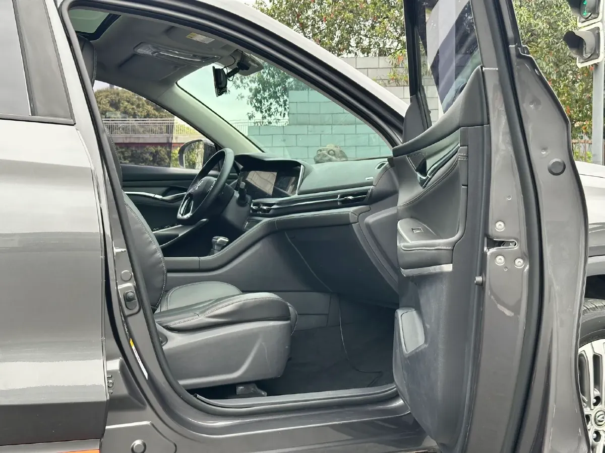 2021 ChangAn CS75 Plus 1.5T 178HP L4 6AT,autocango,china used car exporter,china ev exporter,chinese used car exporter,chinese used ev exporter