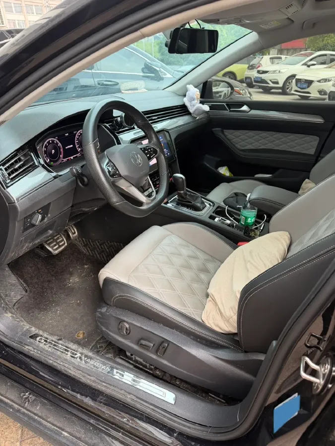 2023 Volkswagen Magotan 2.0T 186HP L4 7DCT,autocango,china used car exporter,china ev exporter,chinese used car exporter,chinese used ev exporter