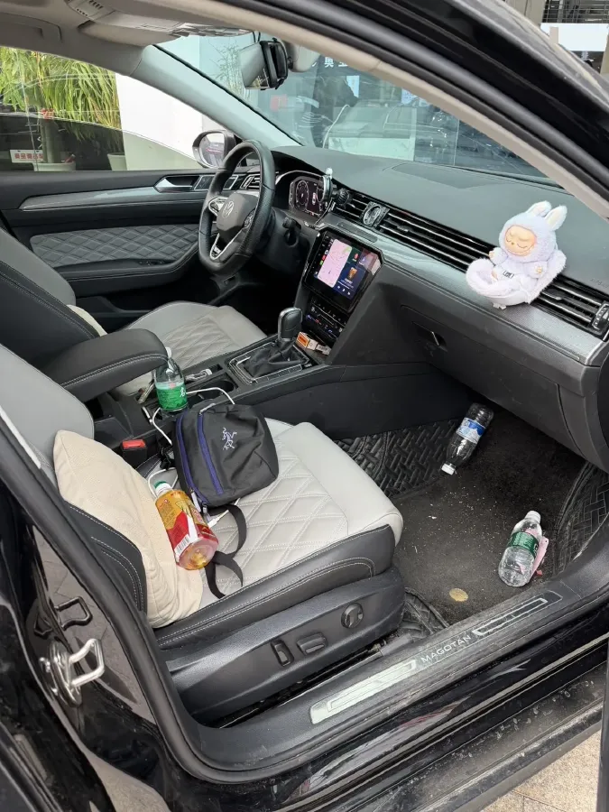 2023 Volkswagen Magotan 2.0T 186HP L4 7DCT,autocango,china used car exporter,china ev exporter,chinese used car exporter,chinese used ev exporter