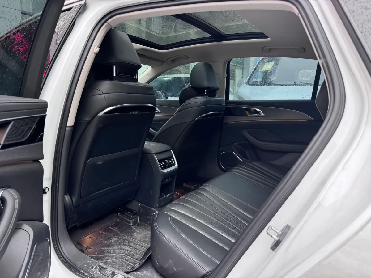 2023 HongQi H5 2.0T 224HP L4 8AT,autocango,china used car exporter,china ev exporter,chinese used car exporter,chinese used ev exporter