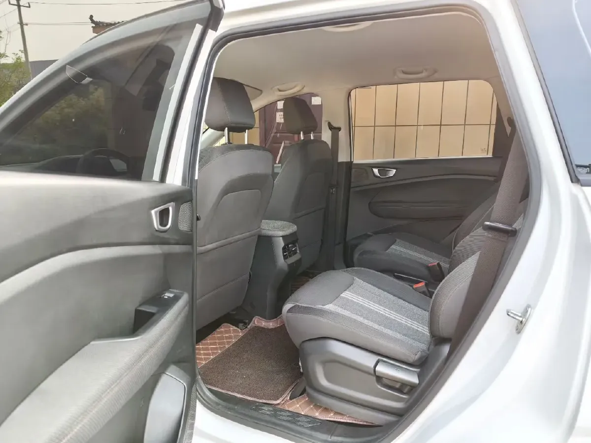 2022 WuLing ZhengChen 2.0L 136HP L4 6MT,autocango,china used car exporter,china ev exporter,chinese used car exporter,chinese used ev exporter