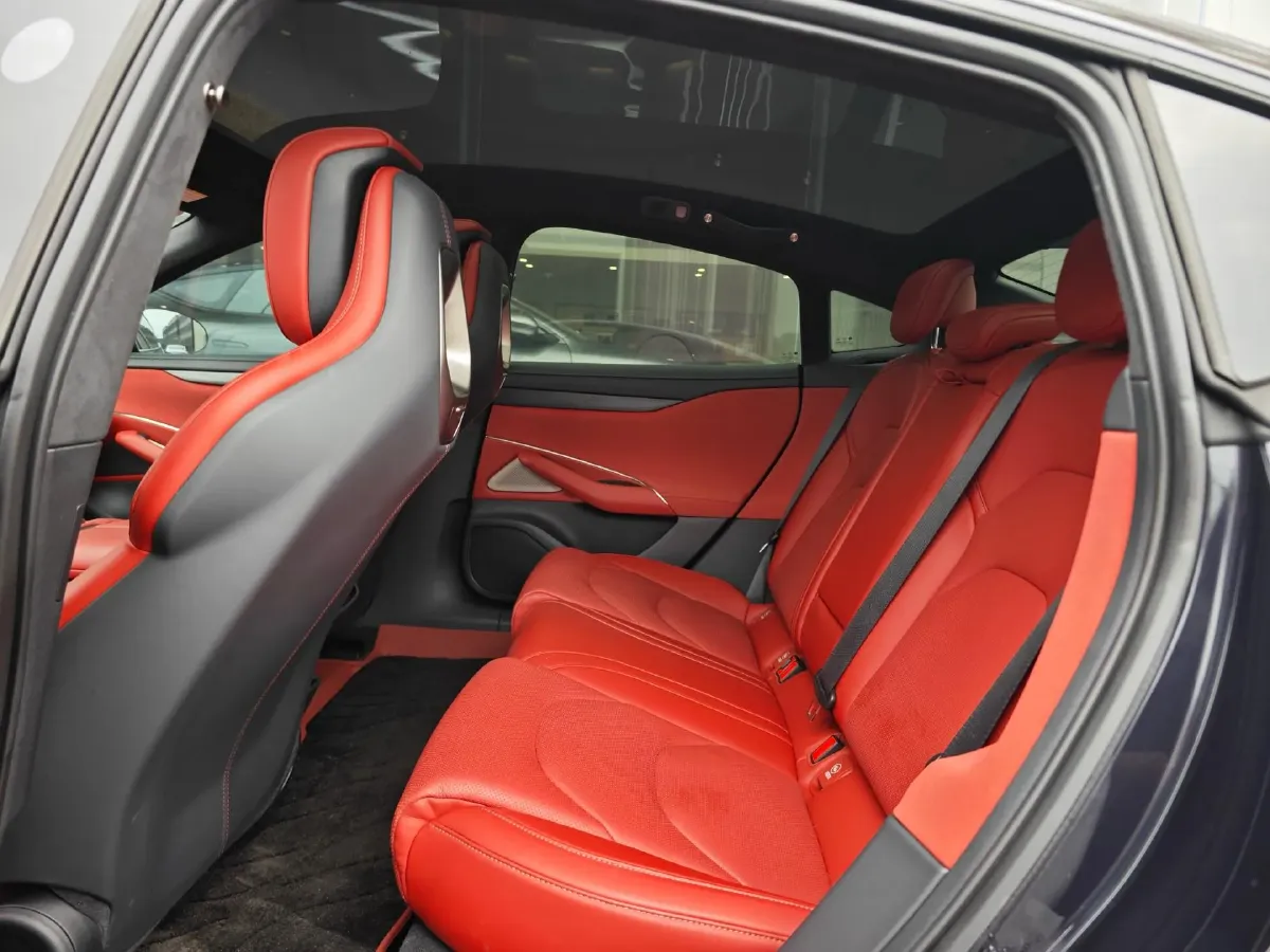 2024 MI SU7 BEV 101KWH,autocango,china used car exporter,china ev exporter,chinese used car exporter,chinese used ev exporter