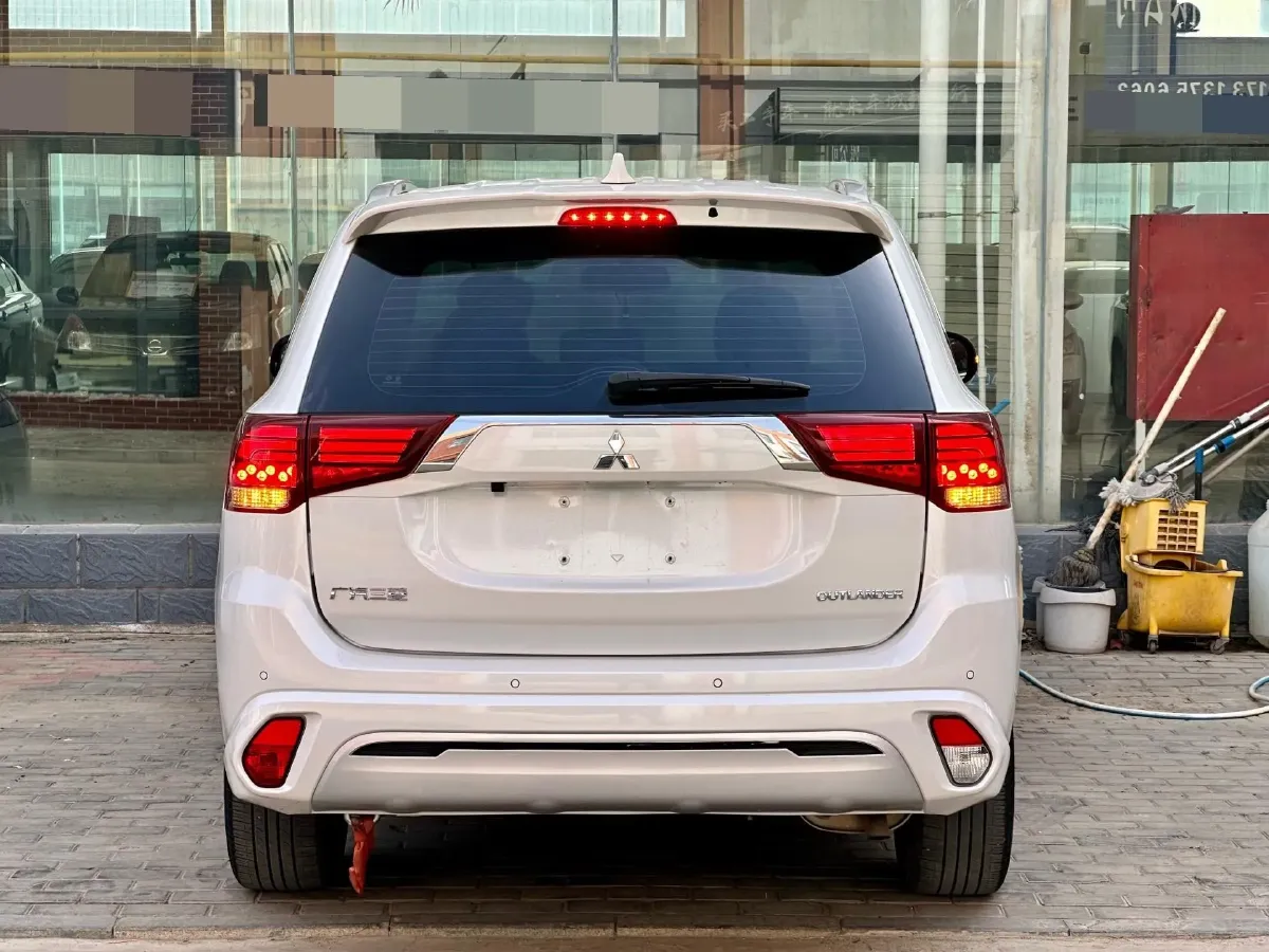 2021 Mitsubishi Outlander 2.0L 166HP L4 CVT,autocango,china used car exporter,china ev exporter,chinese used car exporter,chinese used ev exporter