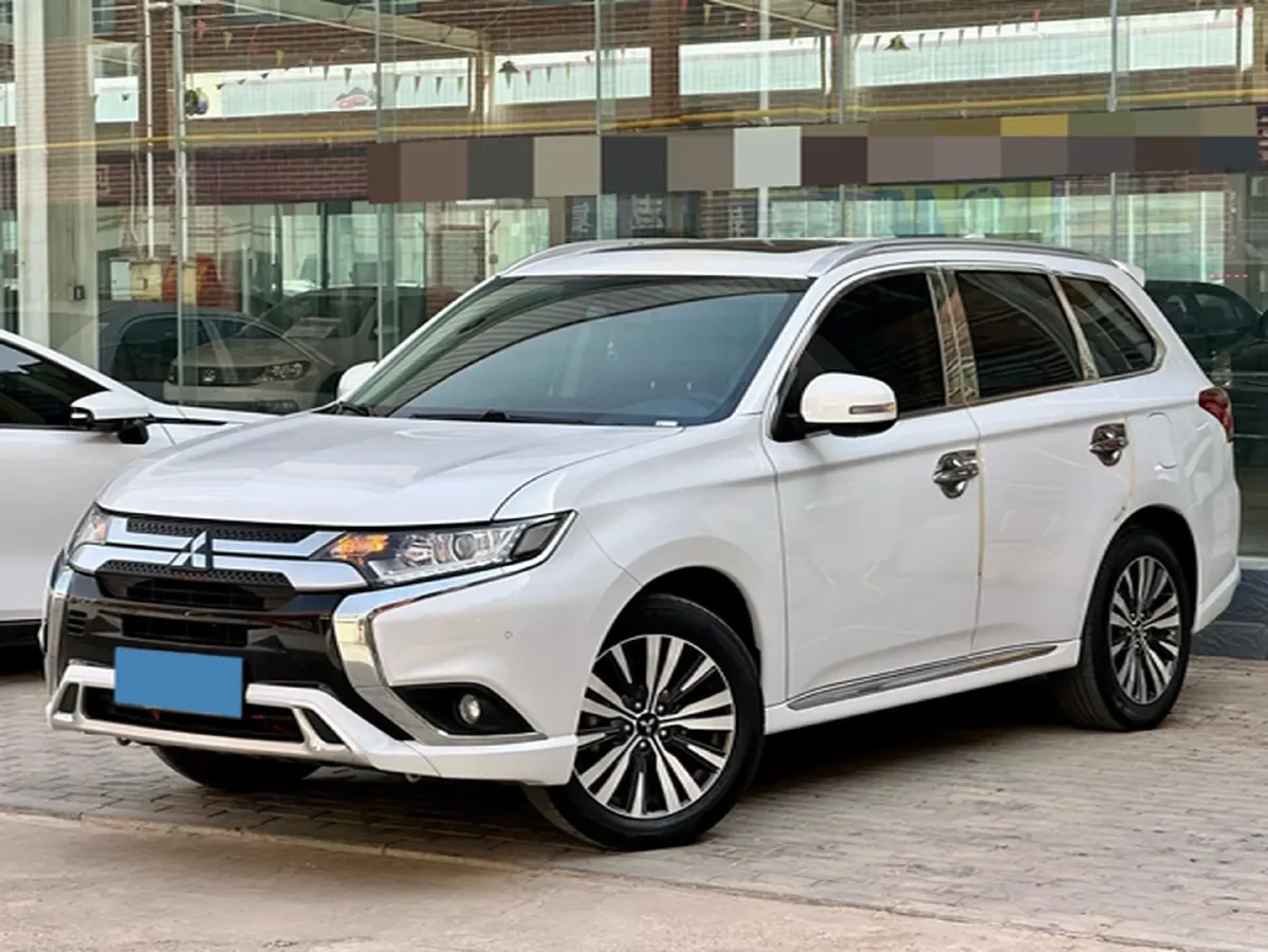 2021 Mitsubishi Outlander 2.0L 166HP L4 CVT,autocango,china used car exporter,china ev exporter,chinese used car exporter,chinese used ev exporter