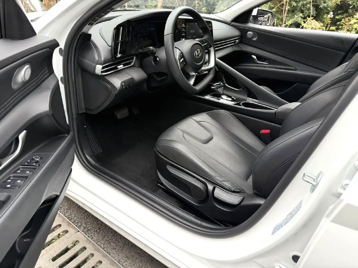 2021 Hyundai Elantra 1.5L 115HP L4 CVT,autocango,china used car exporter,china ev exporter,chinese used car exporter,chinese used ev exporter