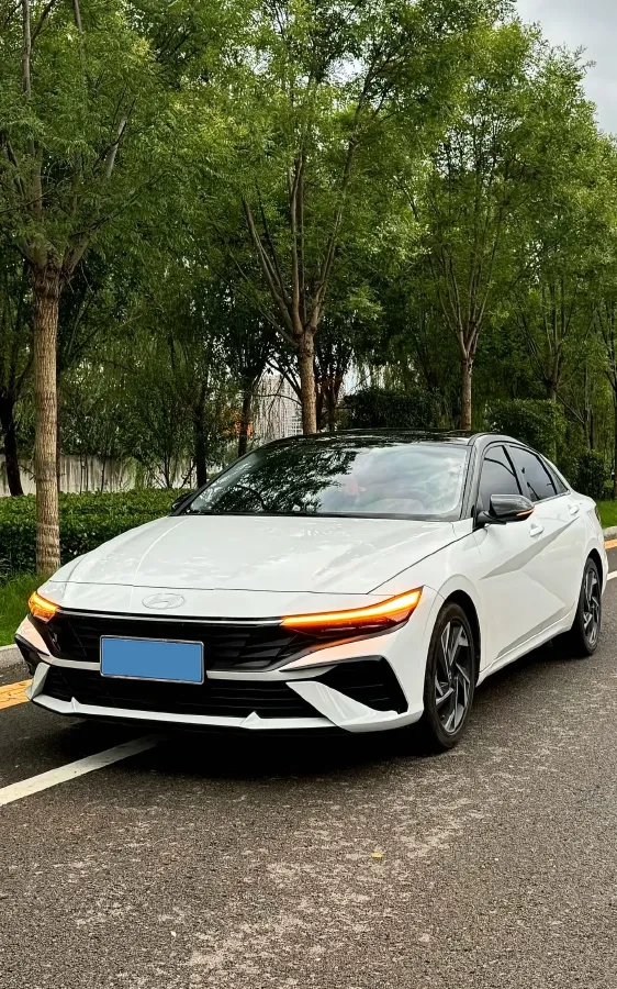 2021 Hyundai Elantra 1.5L 115HP L4 CVT,autocango,china used car exporter,china ev exporter,chinese used car exporter,chinese used ev exporter