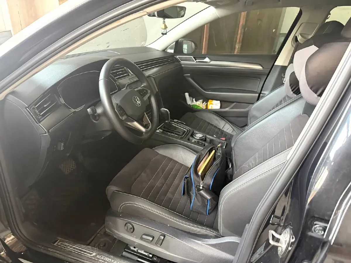 2020 Volkswagen Magotan 2.0T 186HP L4 7DCT,autocango,china used car exporter,china ev exporter,chinese used car exporter,chinese used ev exporter