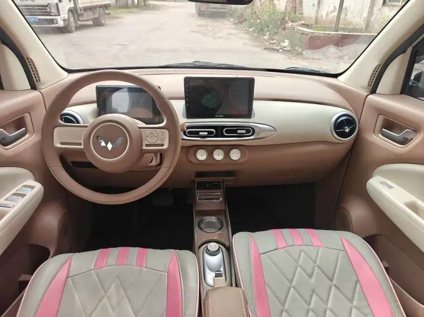 2025 WuLing HongGuang MINI EV BEV 16.2KWH,autocango,china used car exporter,china ev exporter,chinese used car exporter,chinese used ev exporter