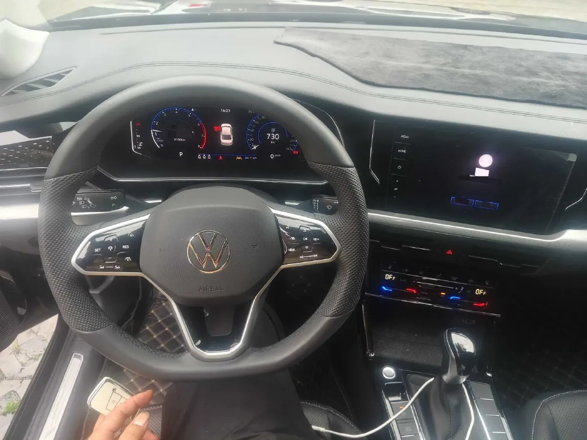 2024 Volkswagen Passat 2.0T 220HP L4 7DCT,autocango,china used car exporter,china ev exporter,chinese used car exporter,chinese used ev exporter