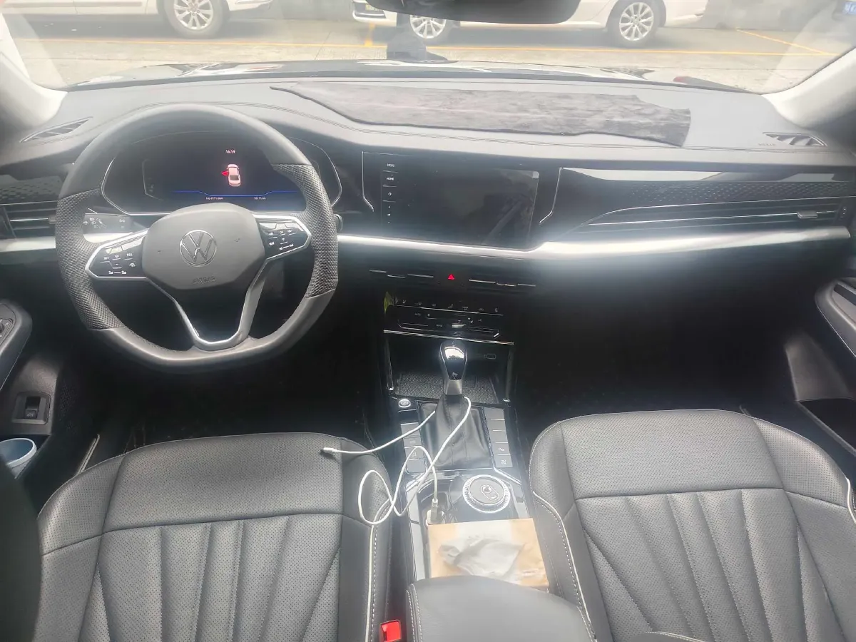 2024 Volkswagen Passat 2.0T 220HP L4 7DCT,autocango,china used car exporter,china ev exporter,chinese used car exporter,chinese used ev exporter