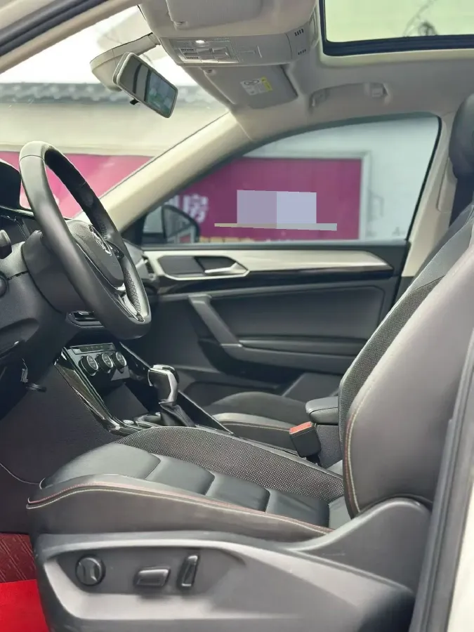 2019 MINI CLUBMAN 1.5T 102HP L3 6AT,autocango,china used car exporter,china ev exporter,chinese used car exporter,chinese used ev exporter