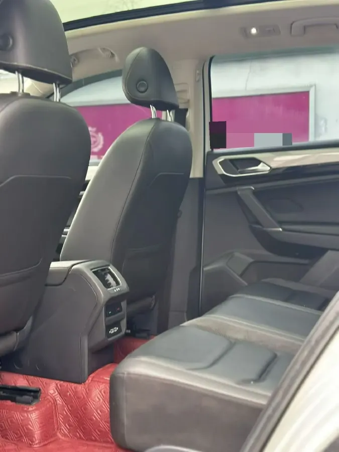 2019 MINI CLUBMAN 1.5T 102HP L3 6AT,autocango,china used car exporter,china ev exporter,chinese used car exporter,chinese used ev exporter