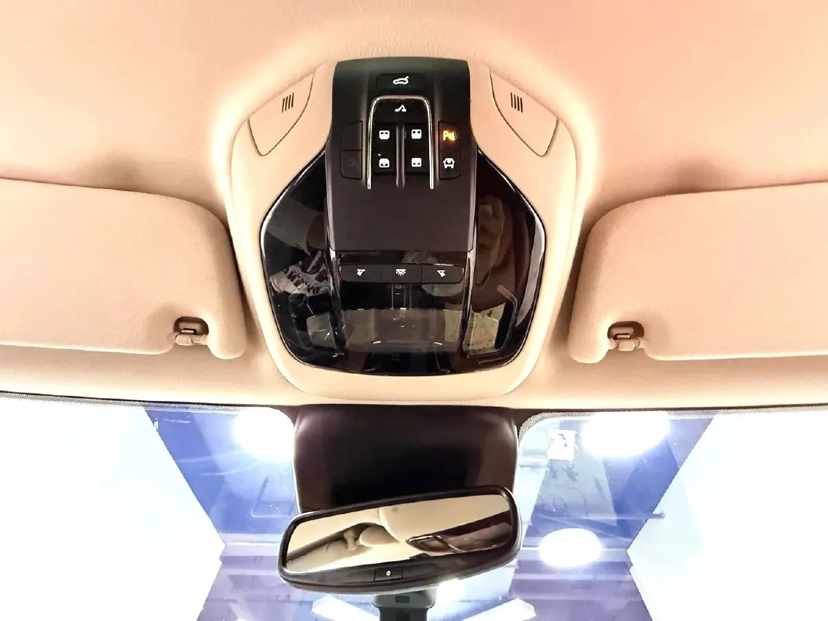 2018 Jaguar XJ 3.0T 340HP V6 8AT,autocango,china used car exporter,china ev exporter,chinese used car exporter,chinese used ev exporter