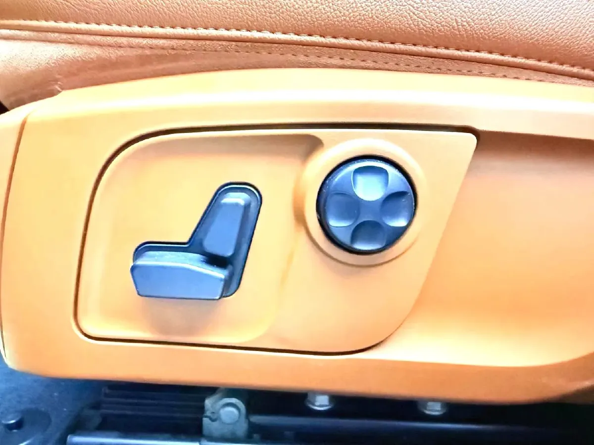 2018 Jaguar XJ 3.0T 340HP V6 8AT,autocango,china used car exporter,china ev exporter,chinese used car exporter,chinese used ev exporter