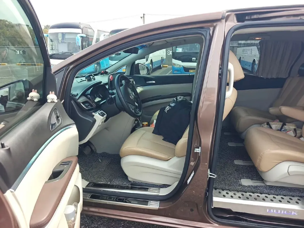 2021 Buick GL8 2.0T 237HP L4 9AT,autocango,china used car exporter,china ev exporter,chinese used car exporter,chinese used ev exporter