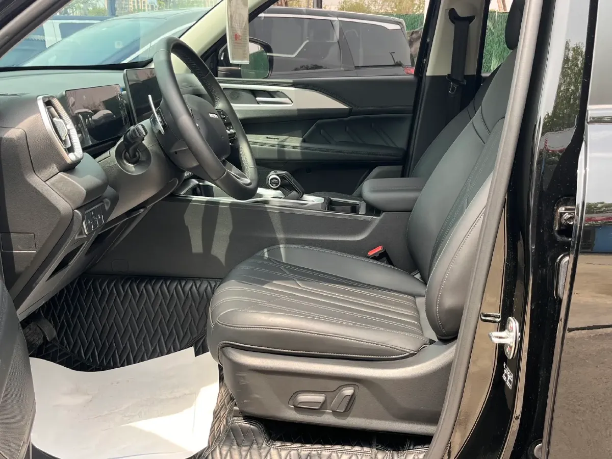 2025 Haval H5 2.0T 224HP L4 8AT,autocango,china used car exporter,china ev exporter,chinese used car exporter,chinese used ev exporter