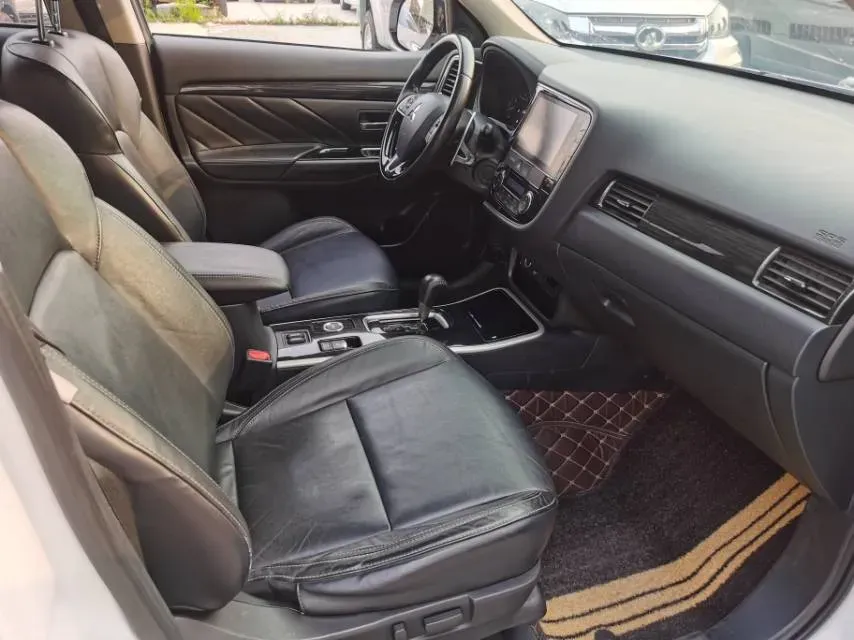 2019 Mitsubishi Outlander 2.4L 192HP L4 CVT,autocango,china used car exporter,china ev exporter,chinese used car exporter,chinese used ev exporter