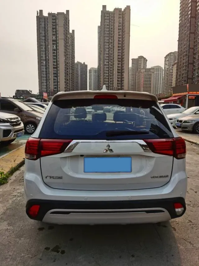 2019 Mitsubishi Outlander 2.4L 192HP L4 CVT,autocango,china used car exporter,china ev exporter,chinese used car exporter,chinese used ev exporter