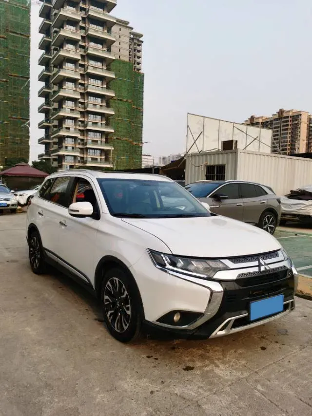 2019 Mitsubishi Outlander 2.4L 192HP L4 CVT,autocango,china used car exporter,china ev exporter,chinese used car exporter,chinese used ev exporter