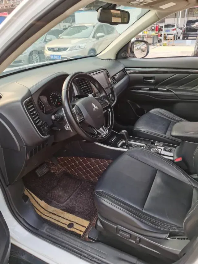 2019 Mitsubishi Outlander 2.4L 192HP L4 CVT,autocango,china used car exporter,china ev exporter,chinese used car exporter,chinese used ev exporter