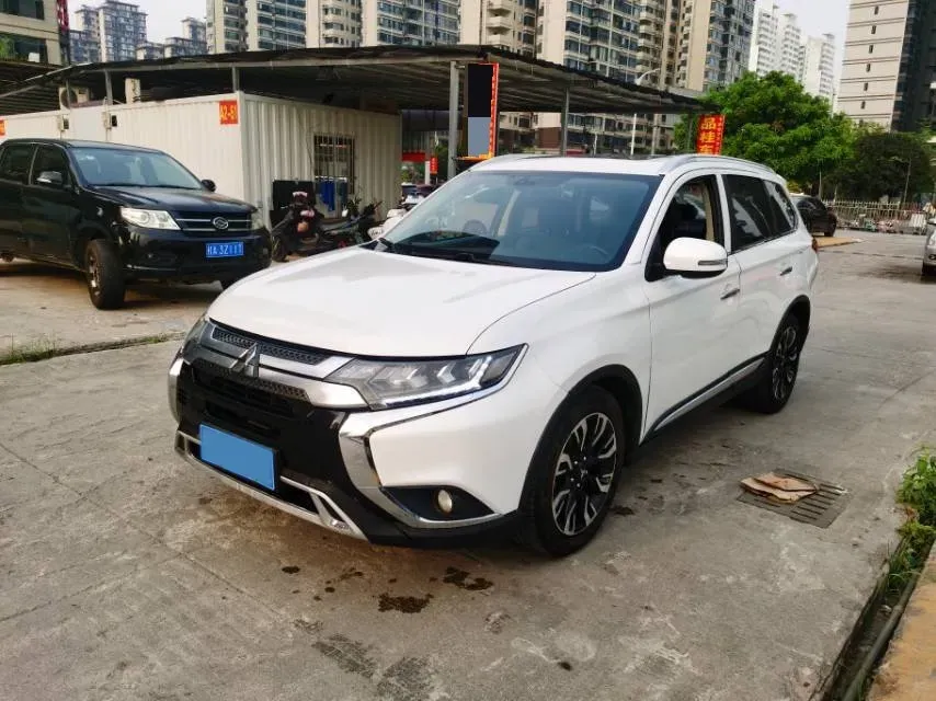 2019 Mitsubishi Outlander 2.4L 192HP L4 CVT,autocango,china used car exporter,china ev exporter,chinese used car exporter,chinese used ev exporter