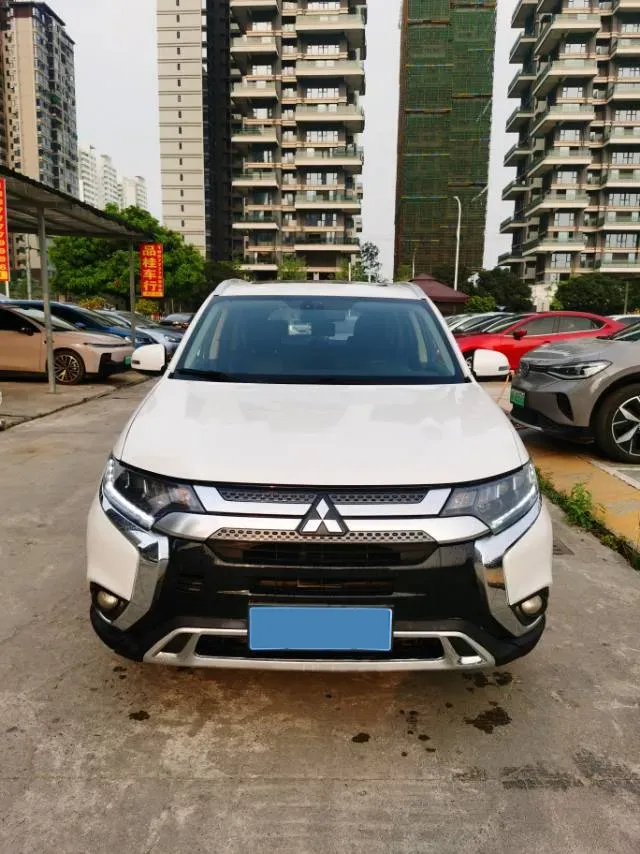 2019 Mitsubishi Outlander 2.4L 192HP L4 CVT,autocango,china used car exporter,china ev exporter,chinese used car exporter,chinese used ev exporter