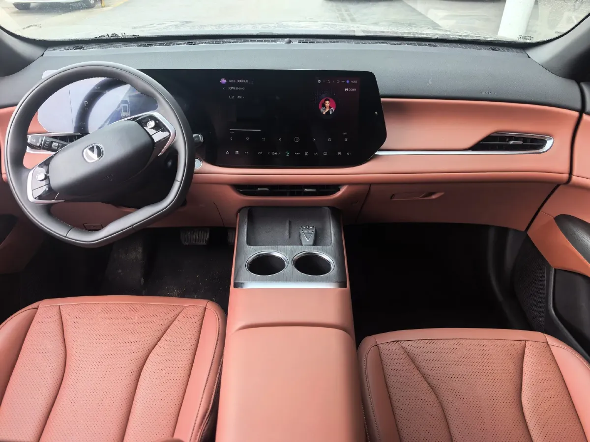 2025 ChangAn CS75 Plus 1.5T 192HP L4 8AT,autocango,china used car exporter,china ev exporter,chinese used car exporter,chinese used ev exporter