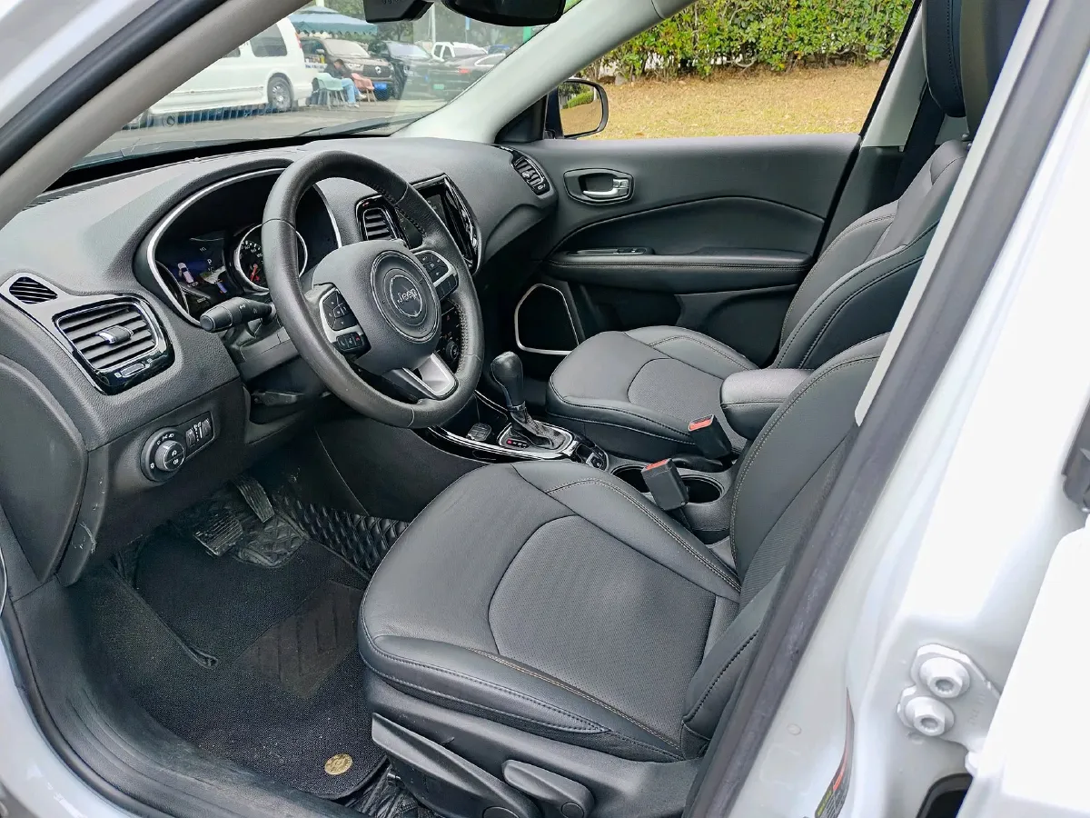 2020 Jeep Compass 1.3T 173HP L4 7DCT,autocango,china used car exporter,china ev exporter,chinese used car exporter,chinese used ev exporter