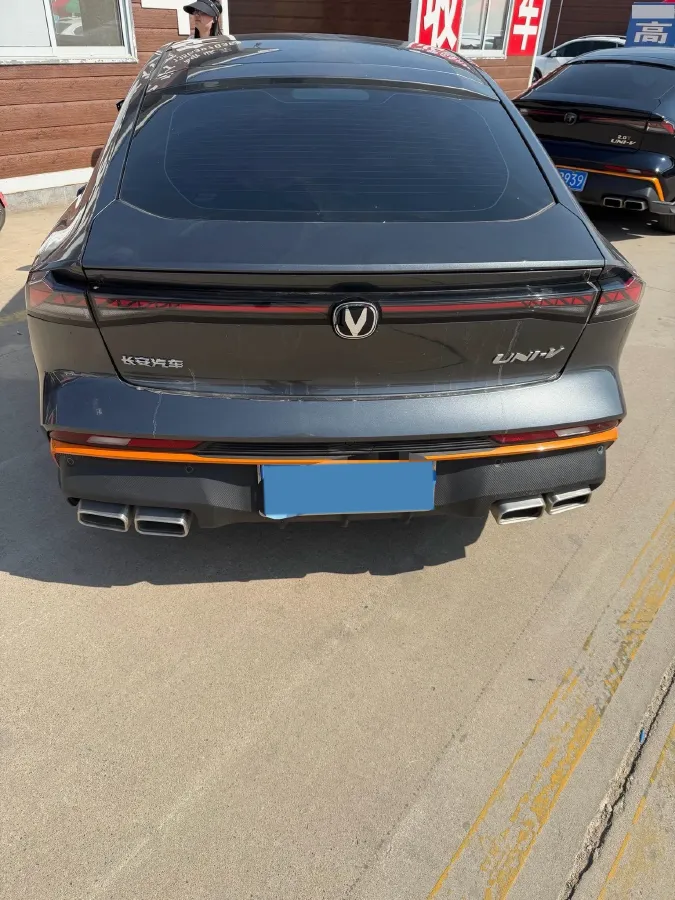 2024 ChangAn UNI-V 1.5T 188HP L4 7DCT,autocango,china used car exporter,china ev exporter,chinese used car exporter,chinese used ev exporter