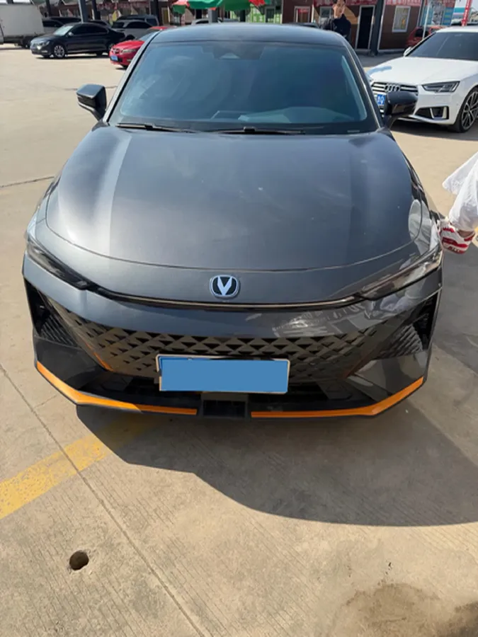 2024 ChangAn UNI-V 1.5T 188HP L4 7DCT,autocango,china used car exporter,china ev exporter,chinese used car exporter,chinese used ev exporter