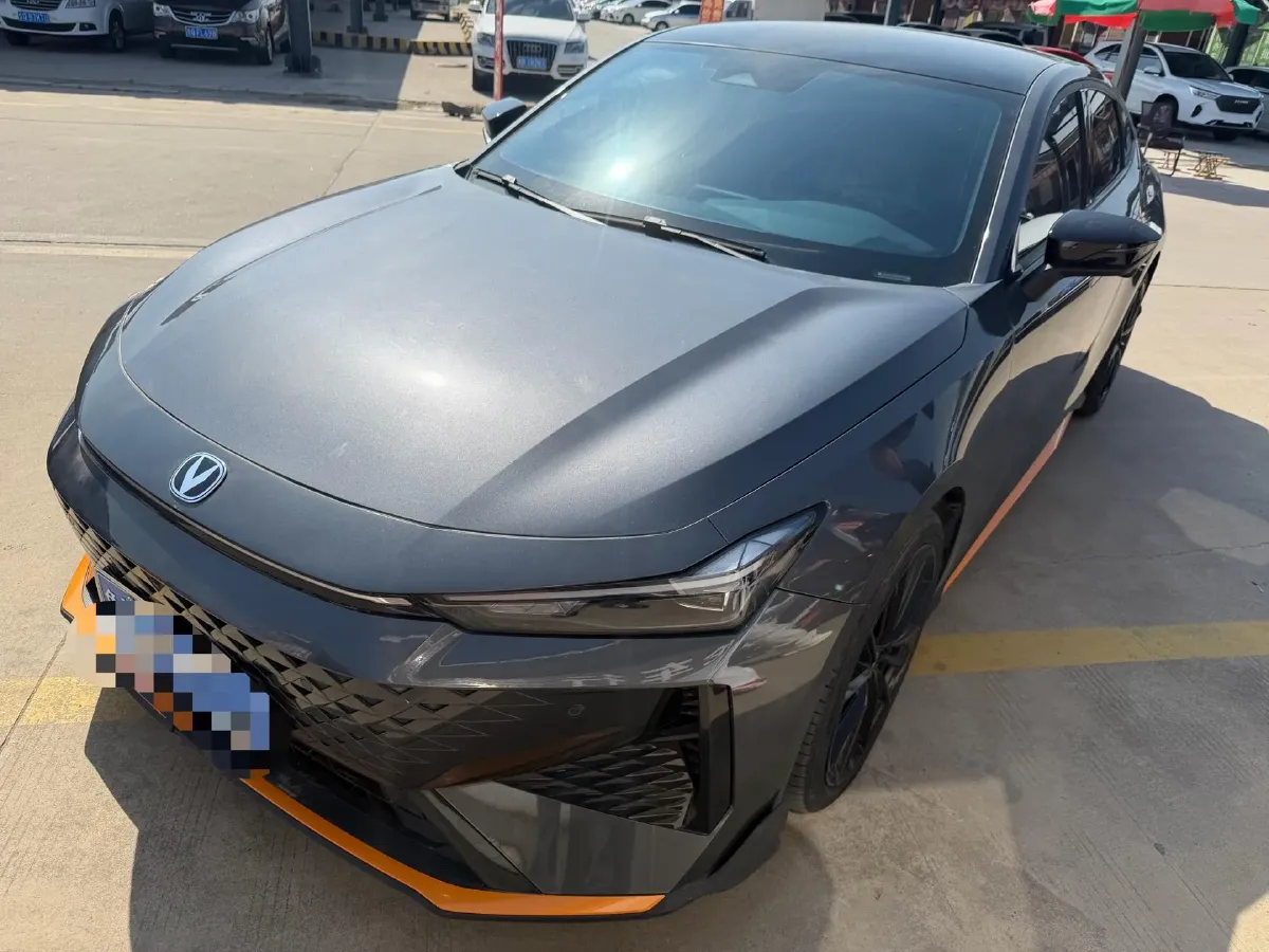 2024 ChangAn UNI-V 1.5T 188HP L4 7DCT,autocango,china used car exporter,china ev exporter,chinese used car exporter,chinese used ev exporter