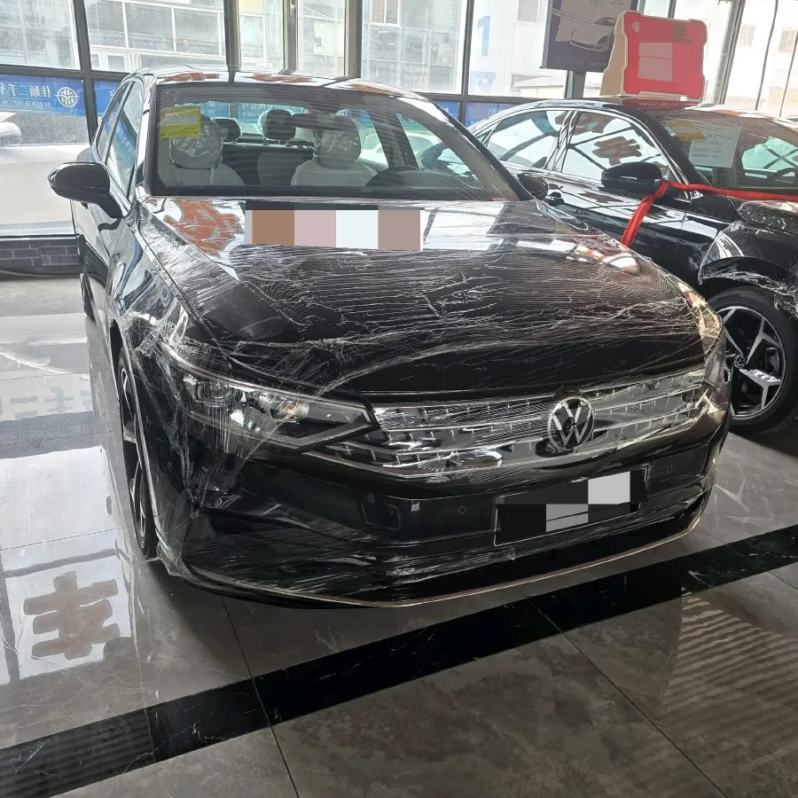 2026 Volkswagen Magotan 2.0T 220HP L4 7DCT,autocango,china used car exporter,china ev exporter,chinese used car exporter,chinese used ev exporter