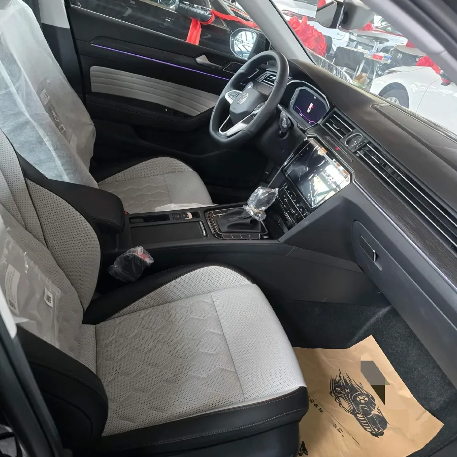 2026 Volkswagen Magotan 2.0T 220HP L4 7DCT,autocango,china used car exporter,china ev exporter,chinese used car exporter,chinese used ev exporter