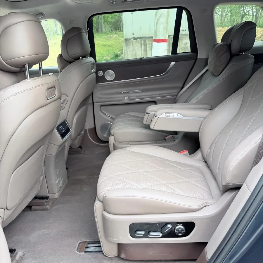 2025 AITO AITO M9 REEV 160HP REEV 52KWH,autocango,china used car exporter,china ev exporter,chinese used car exporter,chinese used ev exporter