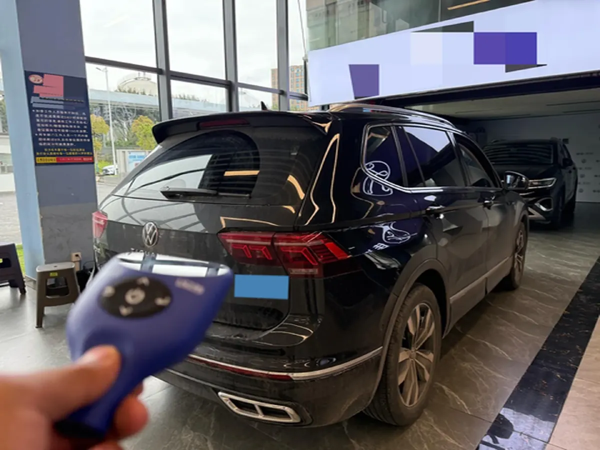 2024 Volkswagen Tiguan L 2.0T 186HP L4 7DCT,autocango,china used car exporter,china ev exporter,chinese used car exporter,chinese used ev exporter