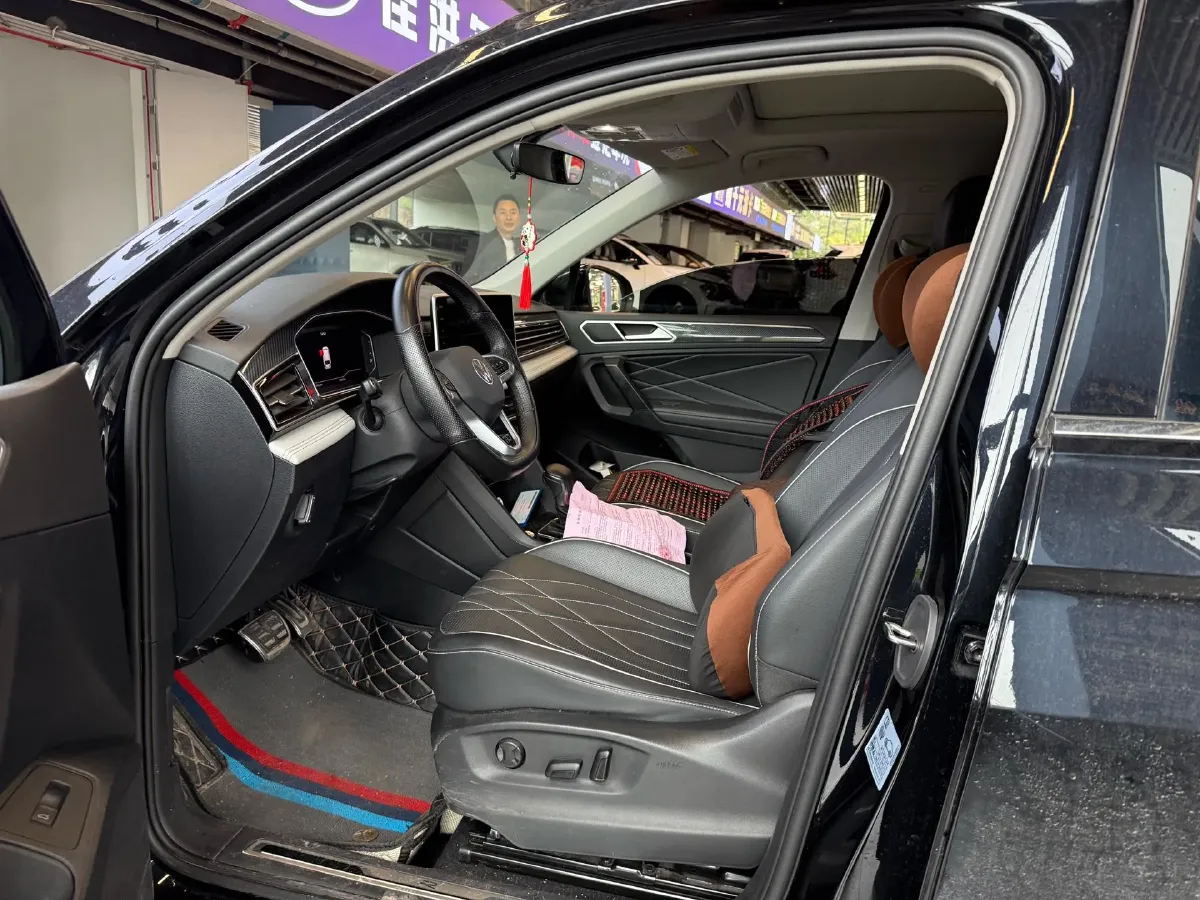 2024 Volkswagen Tiguan L 2.0T 186HP L4 7DCT,autocango,china used car exporter,china ev exporter,chinese used car exporter,chinese used ev exporter