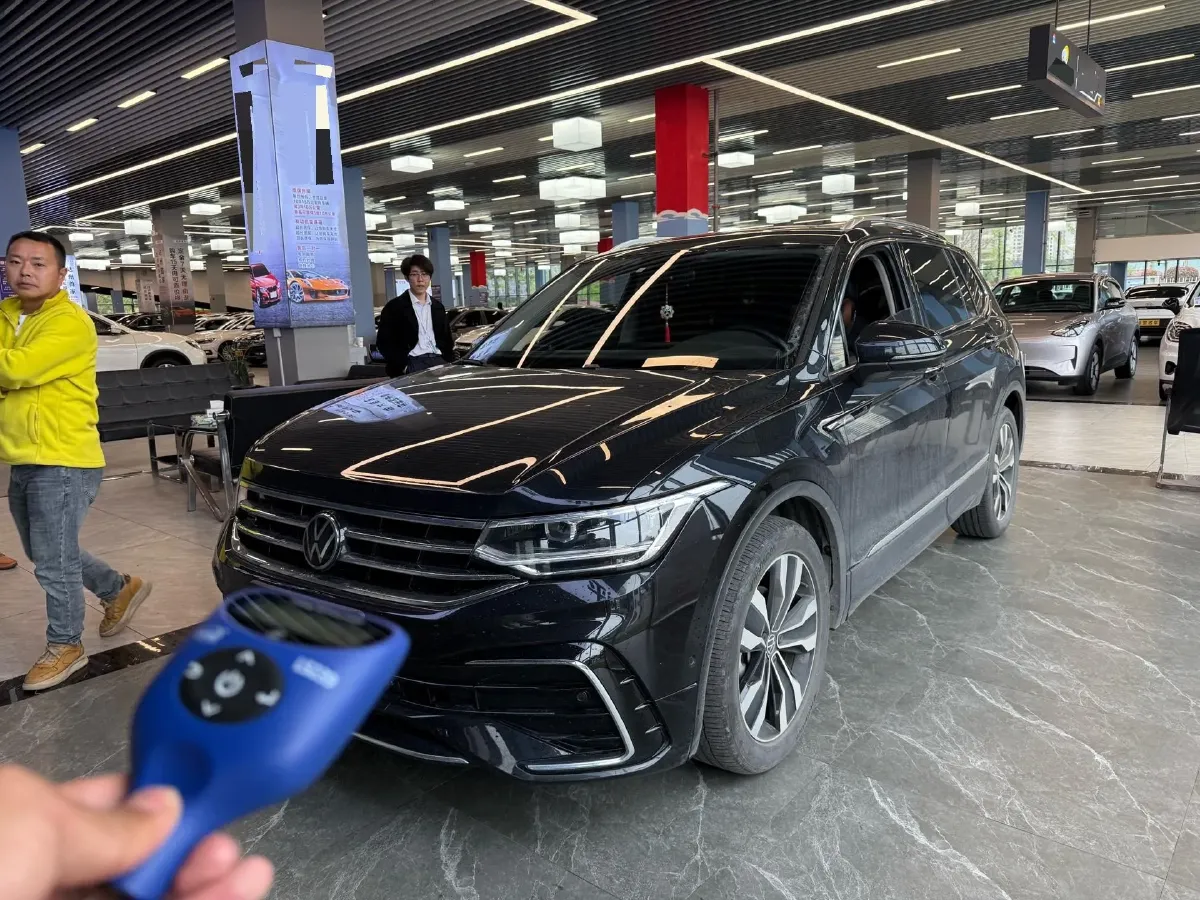 2024 Volkswagen Tiguan L 2.0T 186HP L4 7DCT,autocango,china used car exporter,china ev exporter,chinese used car exporter,chinese used ev exporter
