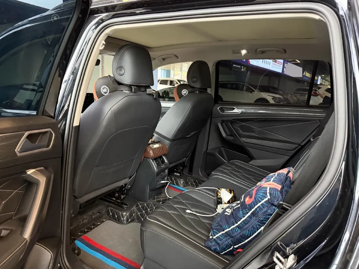 2024 Volkswagen Tiguan L 2.0T 186HP L4 7DCT,autocango,china used car exporter,china ev exporter,chinese used car exporter,chinese used ev exporter