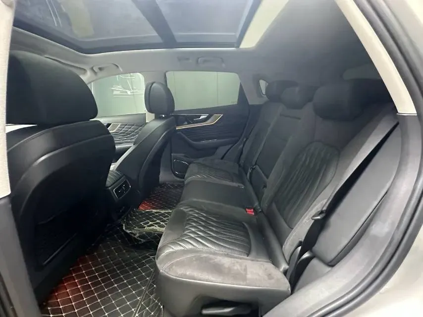 2022 HongQi HS5 2.0T 224HP L4 6AT,autocango,china used car exporter,china ev exporter,chinese used car exporter,chinese used ev exporter