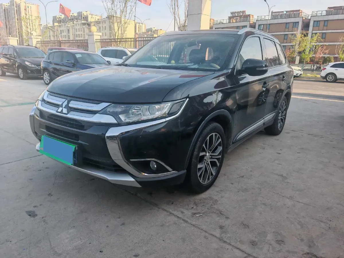 2018 Mitsubishi Outlander 2.0L 166HP L4 CVT,autocango,china used car exporter,china ev exporter,chinese used car exporter,chinese used ev exporter