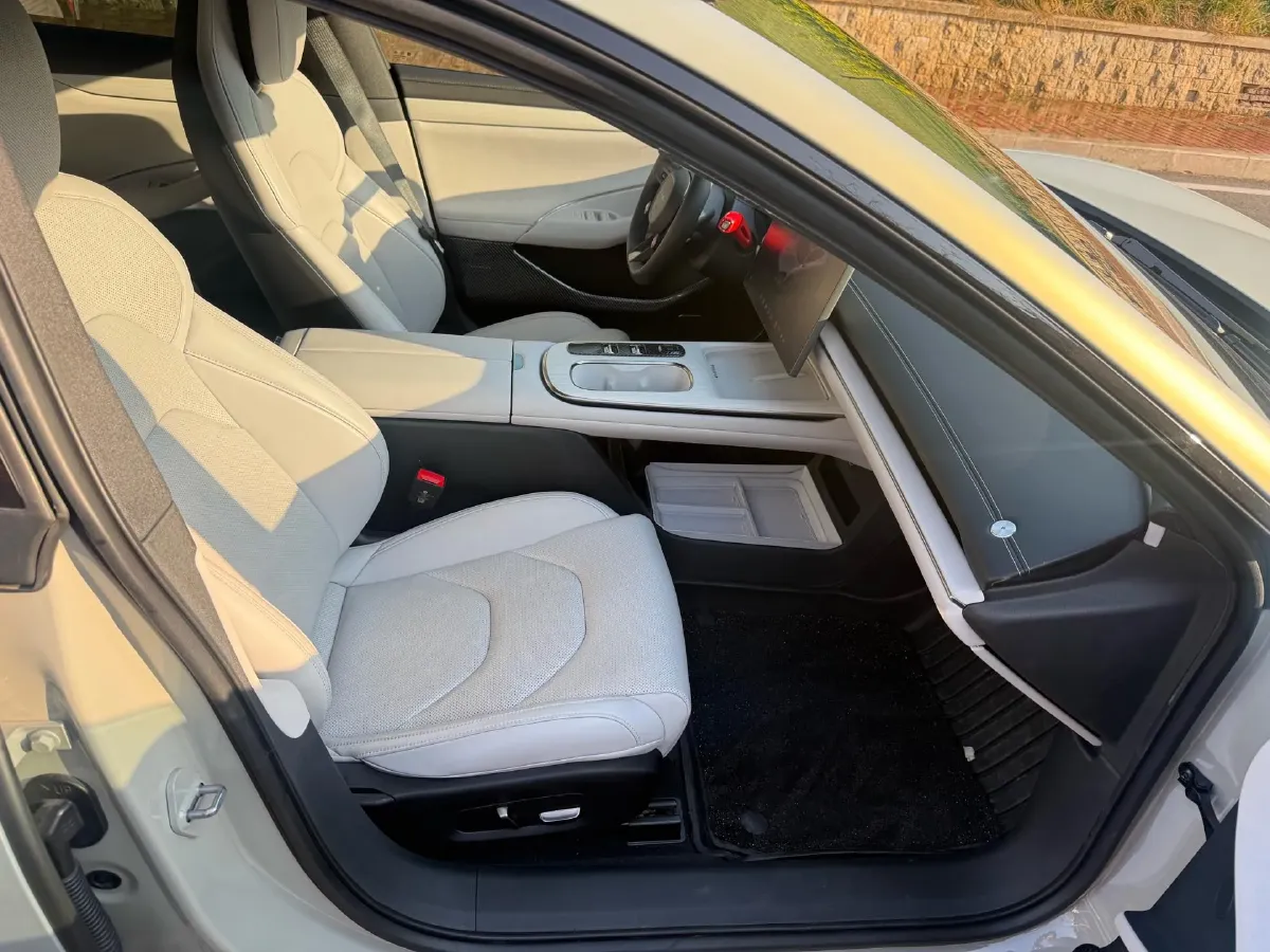 2024 MI SU7 BEV 73.6KWH,autocango,china used car exporter,china ev exporter,chinese used car exporter,chinese used ev exporter