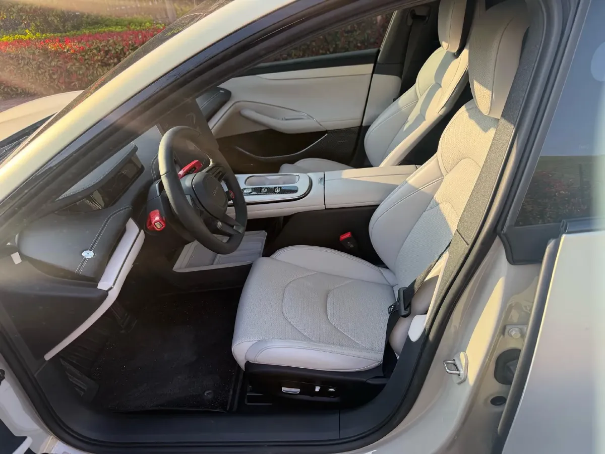 2024 MI SU7 BEV 73.6KWH,autocango,china used car exporter,china ev exporter,chinese used car exporter,chinese used ev exporter