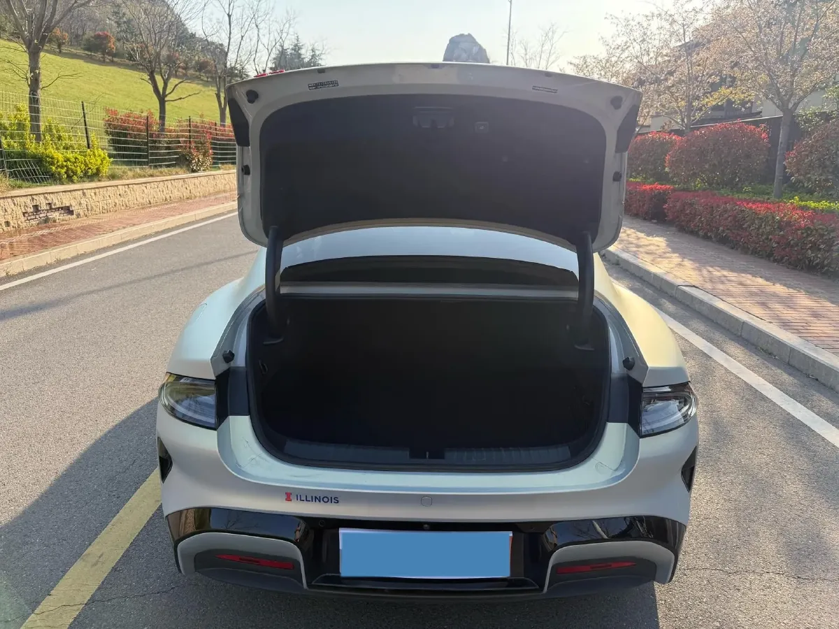 2024 MI SU7 BEV 73.6KWH,autocango,china used car exporter,china ev exporter,chinese used car exporter,chinese used ev exporter