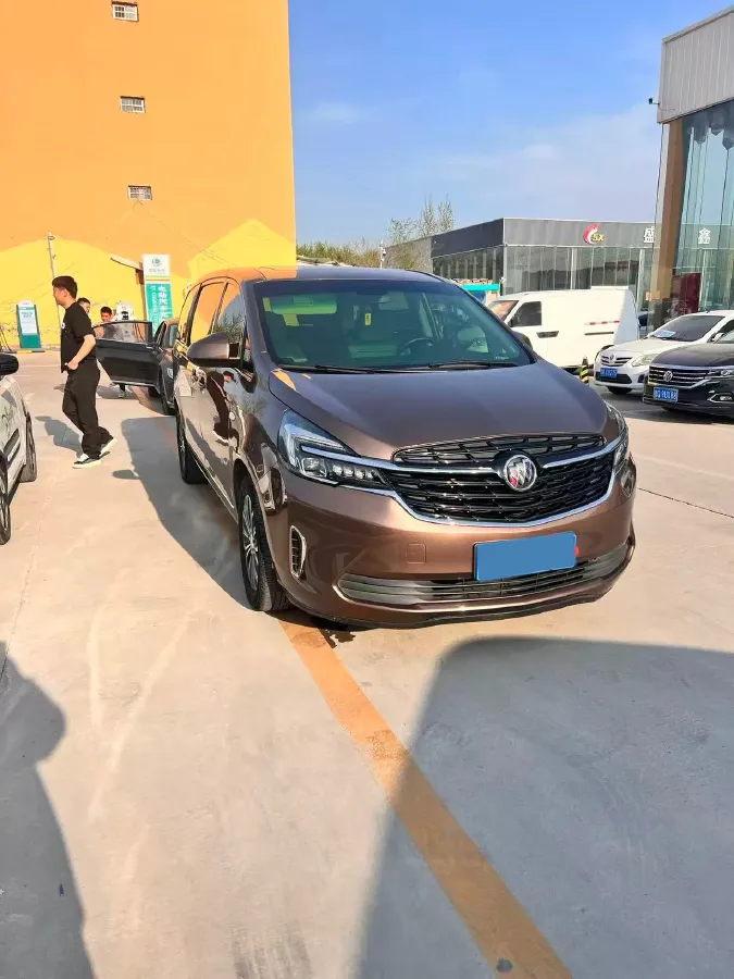 2022 Buick GL8 2.0T 237HP L4 9AT,autocango,china used car exporter,china ev exporter,chinese used car exporter,chinese used ev exporter