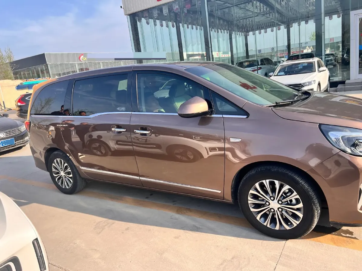 2022 Buick GL8 2.0T 237HP L4 9AT,autocango,china used car exporter,china ev exporter,chinese used car exporter,chinese used ev exporter