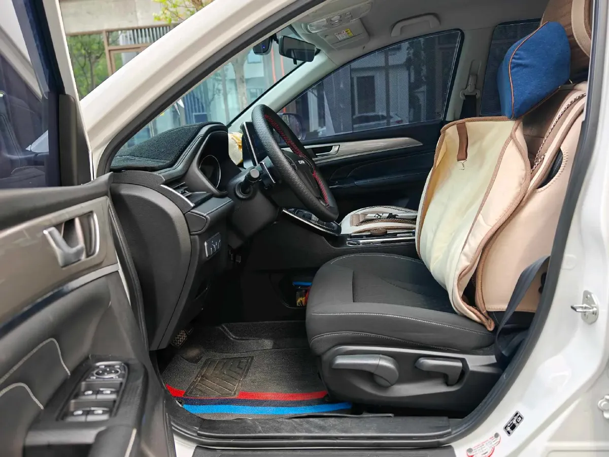 2021 Haval M6 1.5T 150HP L4 7DCT,autocango,china used car exporter,china ev exporter,chinese used car exporter,chinese used ev exporter