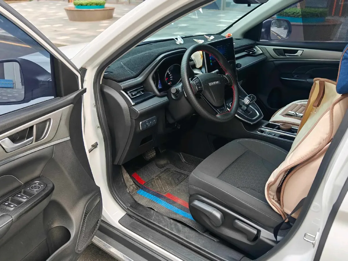 2021 Haval M6 1.5T 150HP L4 7DCT,autocango,china used car exporter,china ev exporter,chinese used car exporter,chinese used ev exporter